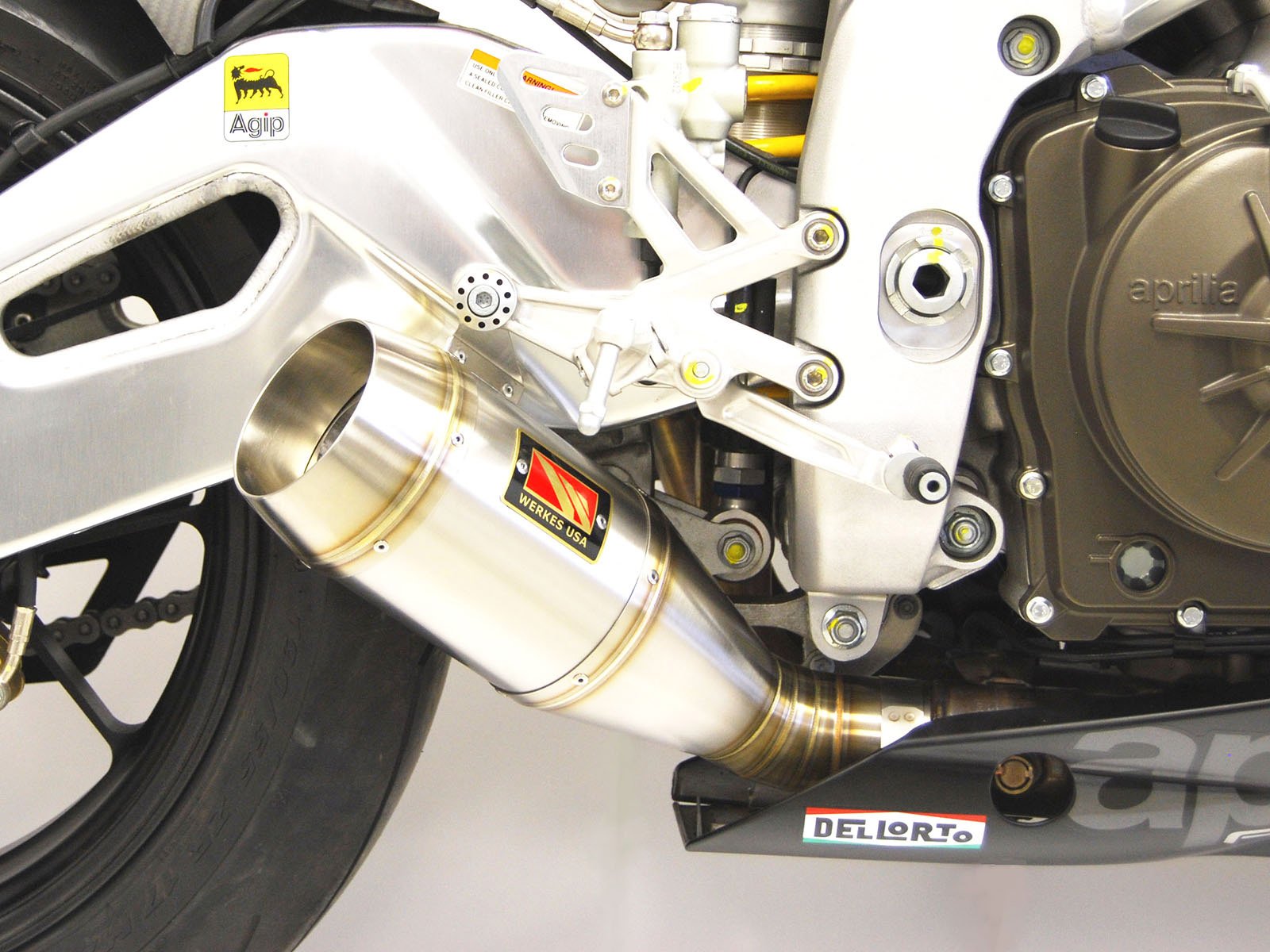 Aprilia RSV4 Tuono Slip-On Exhaust